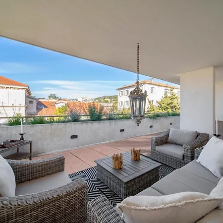 Luxury - Pretty 3 Bedroom To Rent With 50m Terrace *